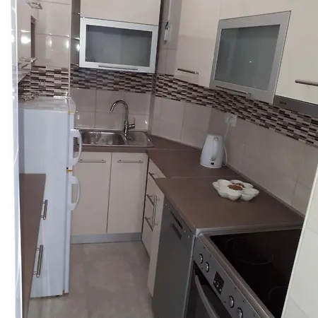 Apartman 2 Mi-ma 诺维·维诺多尔斯基