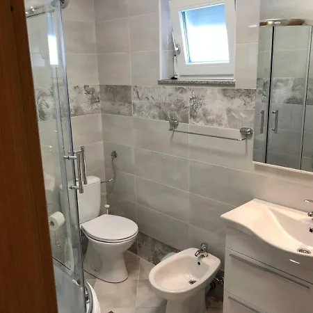 Apartman 2 Mi-ma Apartman *